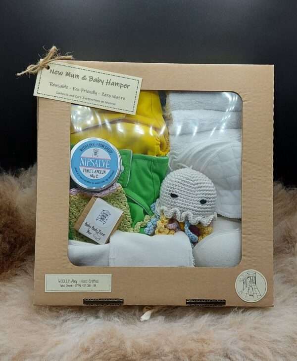 Mum Baby Zero Waste 2 LARGE -Zero Waste New Mum and Baby Gift Hamper Bringing a new life into the world makes you see things differently. If you are passionate about or you know someone that is passionate about the world that you and your baby will be living in, move towards a zero waste life with products that help you achieve that, like our Mum and Baby Gift Hamper.