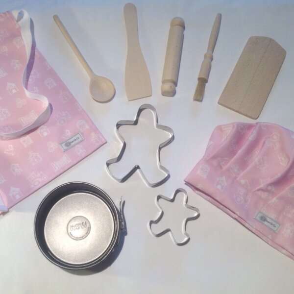 Photo 15 08 2020 18 53 57 Herbert & Co Ultimate Baker Childrens Baking Set including Chefs Hat & Apron in a delicate Farmyard Design The Ultimate hamper also includes a 12cm springform cake tin, a pair of gingerbread biscuit cutters and all the utensils a little chef could need; a chopping board, mixing spoon, rolling pin, pastry brush and spatula Also available in Blue or as just a Hat & Apron Set