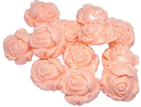 Inked12 Peach Rosebudsjpeg LI These lightly glittered edible rose buds are a great way to add a bit of bling to your cupcakes and cakes. Either add as a single rosebud to cupcakes or as a group on cakes Approx Size: 2.5 cm