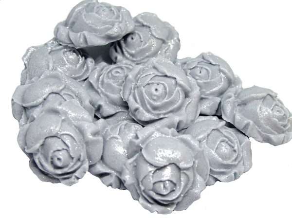 Inked12 Silver Rosebuds LI These lightly glittered edible rose buds are a great way to add a bit of bling to your cupcakes and cakes. Either add as a single rosebud to cupcakes or as a group on cakes Approx Size: 2.5 cm