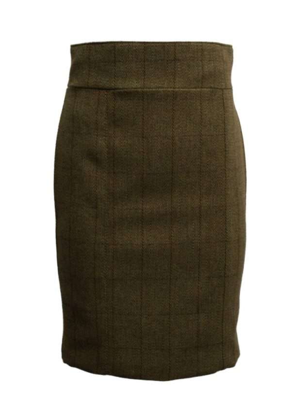 light skirt front scaled 1 Our simple but stylish Tweed Winslow Skirt is great for any purpose. Smart knee length skirt can be used for everyday wear around the town or heading out to any event Our Winslow skirt is made from the 60% Wool, 25% Polyester 11% Acrylic and 4% composed of other fibres, the tweed has been treated with Teflon which acts as a fabric protector, making this product long-lasting protection against oil- and water-based stains, dust and dry soil. Other features include 8 inch heavy duty concealed zip, fully lined, 5inch back vent opening and moleskin waistband Length of skirt measures below Size 8/10; 59cm Sizes 12/14; 60cm Sizes 16/18; 61cm Produced to the highest standards by a manufacturer of top-quality English country wear and derby clothing. Please check our size guide against your hat you would like to purchase.
