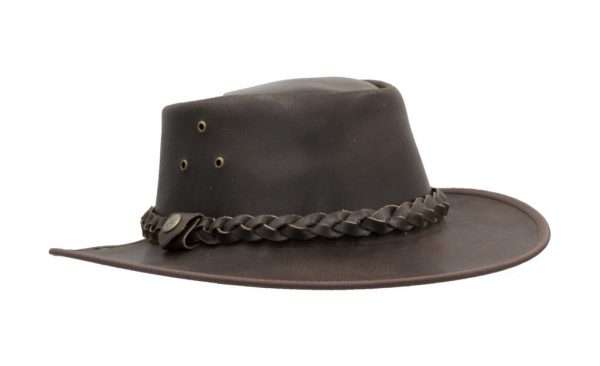 traveller hat brown Whenever your headed outdoors, our classic Traveller Outback Hat is your trusted, everyday headwear. Our hat is crafted of naturally water resistant full grain cowhide distressed leather, trimmed with a Leather braided band which adds a fine finish to your leisure wardrobe. Crafted with a wide brim to protect from the summer shade, a chin cord to tighten in windy weather, our outback hat is practical and stylish for outdoor pursuits. Other features include Spring wire in brim, air vented brass eyelets (3 on both sides), Brass snap button on each side of the band, UPF 50+, printed Branded Walker and Hawkes logo on the inside crown and water resistant coating. Crown Height - Approx. 3 inchs (7.5cm) Brim Length - Approx. 3 inchs (7.5cm) Water Resistant Coating - to maintain this resistance, please condition with our leather waterproofing treatment from time to time. Produced to the highest standards by a manufacturer of top quality countrywear and derby clothing.