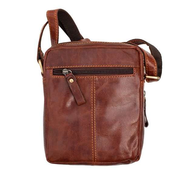 wombat small leather bag 5 In this age of the crossbody bag, nothing screams stylish and modern like this petite creation by Wombat. Designed following minimalist principles, this bag is quite simple but remains as trendy as they come