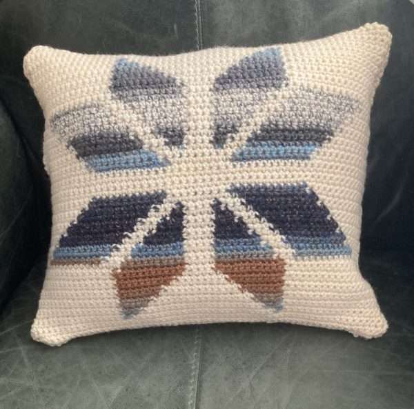 Snowflake Cushion front (1)