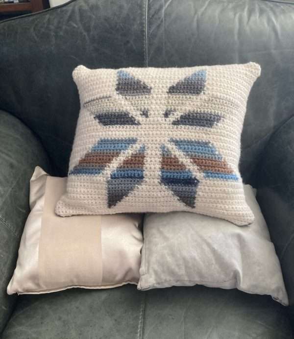 Snowflake Cushion front (4)