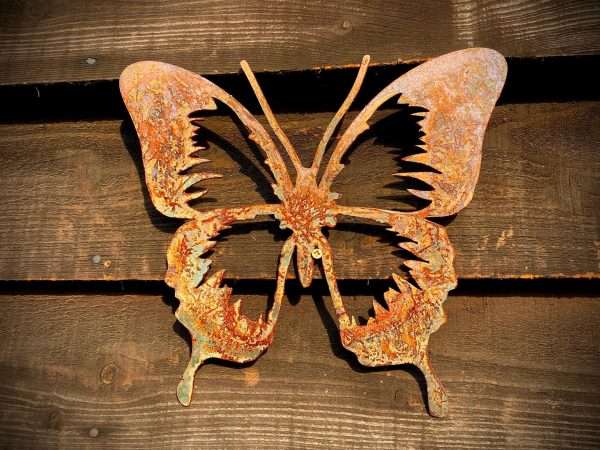 WELCOME TO THE RUSTIC GARDEN ART SHOP Here we have one of our. Large Exterior Rustic Rusty Metal Butterfly Caterpillar Flutter Garden Fence House Wall Sign Hanging Yard Art Gate Post Lawn Sculpture Gift Sizes & Measurements:
80cm x 70cm Made From 2mm Mild Steel.