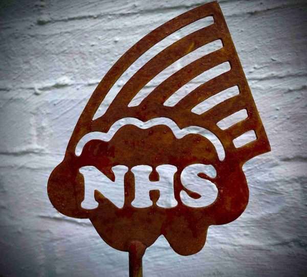il fullxfull.2315993896 d5fd scaled WELCOME TO THE RUSTIC GARDEN ART SHOP
Here we have one of our. NHS CHARITIES TOGETHER RAINBOW Sizes & Measurements:
15cm x 15cm (Stake 10cm)
These are made from 2mm mild steel sheet. NHS CHARITIES TOGETHER RAINBOW Our NHS Rainbow is a rustic metal garden or flower pot stake perfect for any garden home!
The ideal gift for someone on the frontline during this awful time or the perfect way to show support for those who are tirelessly working throughout this virus! ********£5 of each sale will go to the NHS Charities Together Urgent Covid-19 Appeal!!********
