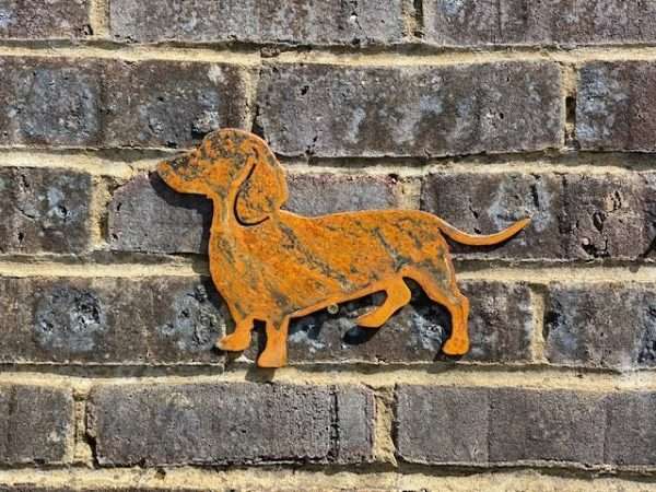 WELCOME TO THE RUSTIC GARDEN ART SHOP Here we have one of our. Small Exterior Dachshund Sausage Dog Garden Wall House Gate Sign Hanging Rusty Rustic Metal Art Sizes & Measurements: 26cm x 18cm Made From 2mm Mild Steel.