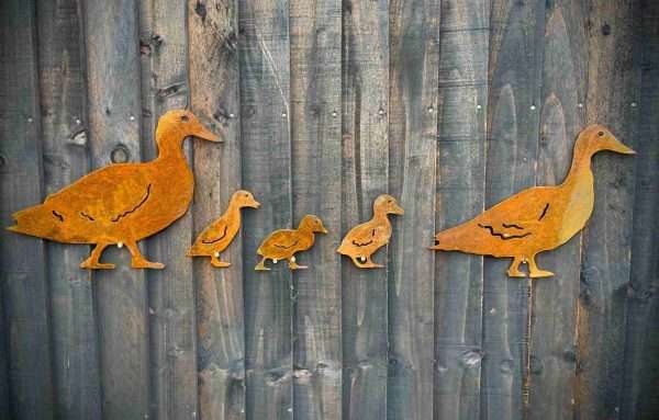 il fullxfull.2857879613 f192 scaled WELCOME TO THE RUSTIC GARDEN ART SHOP Here we have one of our. Exterior Rustic Rusty Metal Duck Family Quack Farm Animal Garden Wall Art Yard Art Lawn Pond Art Vegetable Patch Flower Bed Sculpture Gift **THIS IS FOR ONE DUCK FAMILY - X1 MUMMY DUCK, X1 DADDY DUCK & 3 DUCKLINGS ** Made from 2mm Mild Steel. Mummy Duck - 34cm x 24cm
Daddy Duck - 35cm x 25cm
All Ducklings approx 12cm height Wall mounted - enabling easy placement & easy movement if needed. Perfect for any garden, outdoor space or yard! Brilliant gift or present for yourself! Also Available in as Fence Toppers or Garden Stakes - Listed on our Shop :)