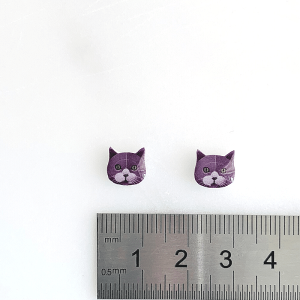 ruler size reference of grey cat earrings