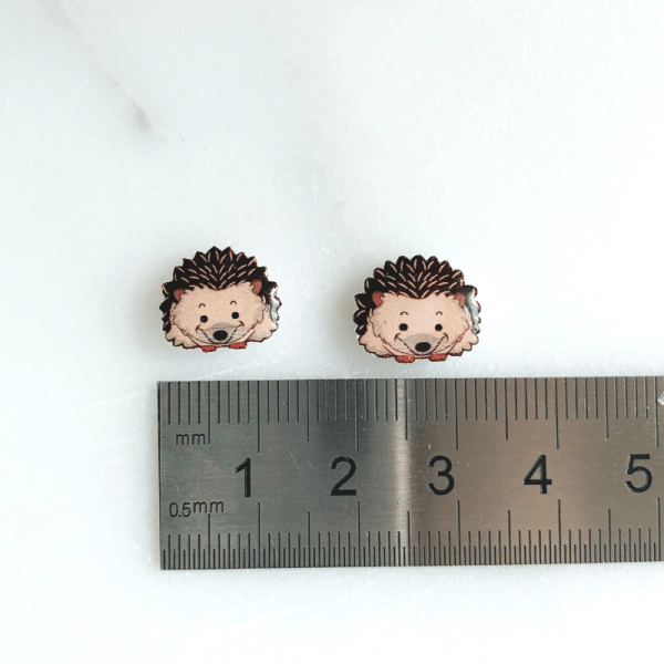 ruler size reference of hedgehog earrings