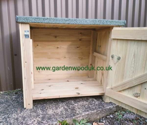 boot box felted roof 2 Outdoor Doorstep Boots, Wellie Garden Storage box. Price includes UK Mainland Delivery. Surcharges may apply to remote areas.